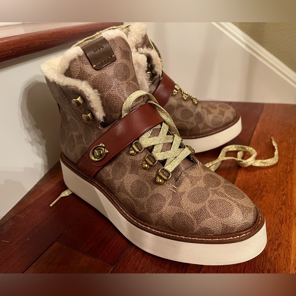 JUST LIKE NEW coach urban city hiker boots